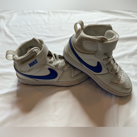 Nike Court Borough Mid 2 Boys Size 10.5 White & Blue Shoes Sneakers CD7784-113 - Picture 1 of 7